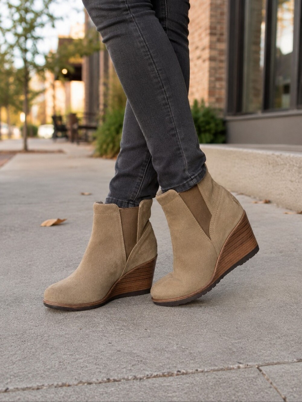 Sorel After Hours Chelsea Boots Size 8.5